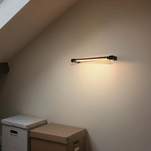 Gold Crisscross Wall Light – 390mm Width, Integrated 4.5W LED, 3000K Warm White